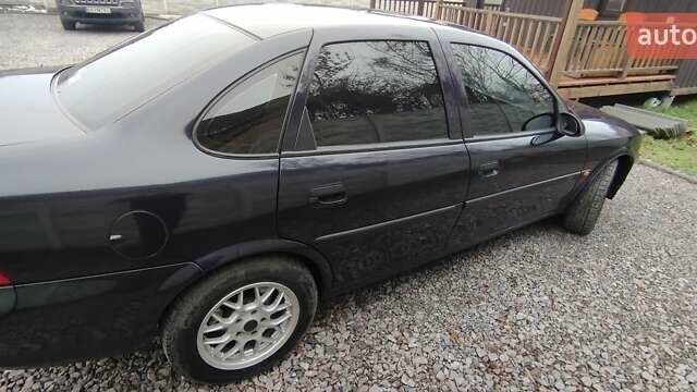 Синий Опель Вектра, объемом двигателя 2 л и пробегом 358 тыс. км за 3000 $, фото 5 на Automoto.ua