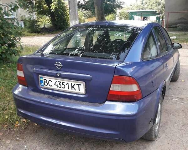 Синій Опель Вектра, об'ємом двигуна 1.8 л та пробігом 390 тис. км за 2300 $, фото 5 на Automoto.ua