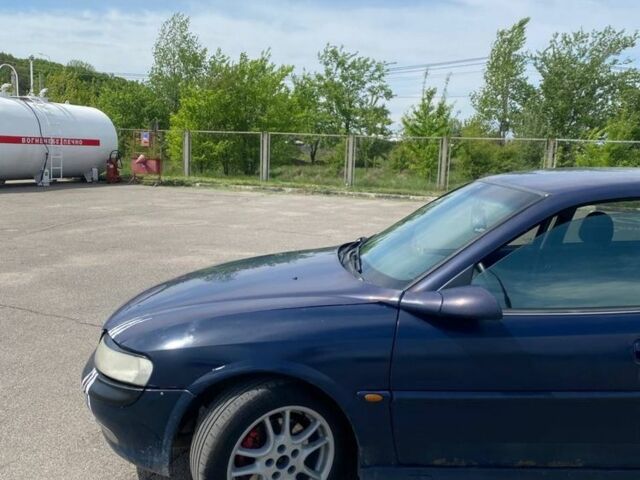 Синий Опель Вектра, объемом двигателя 2 л и пробегом 3 тыс. км за 1000 $, фото 2 на Automoto.ua