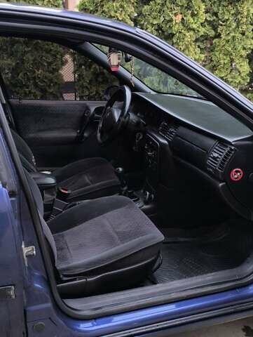 Синій Опель Вектра, об'ємом двигуна 2 л та пробігом 240 тис. км за 2600 $, фото 11 на Automoto.ua