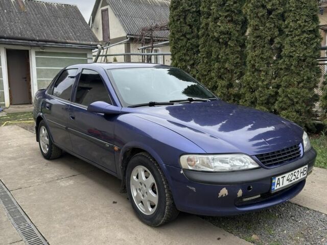 Синий Опель Вектра, объемом двигателя 2 л и пробегом 240 тыс. км за 2300 $, фото 1 на Automoto.ua