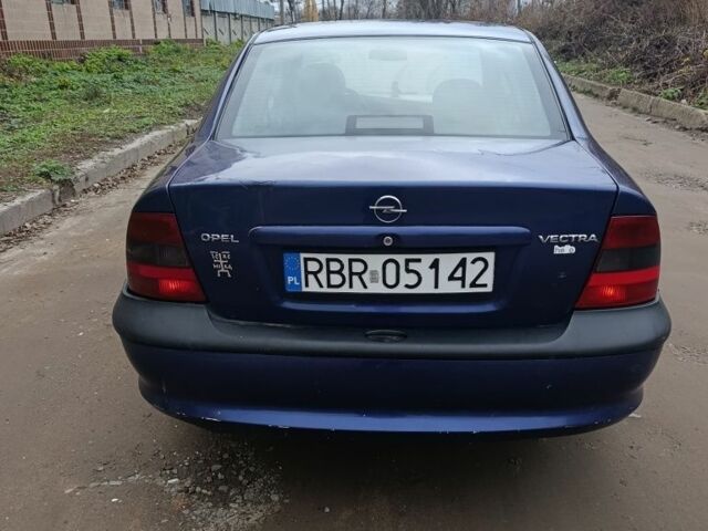 Синій Опель Вектра, об'ємом двигуна 1.7 л та пробігом 300 тис. км за 1190 $, фото 1 на Automoto.ua