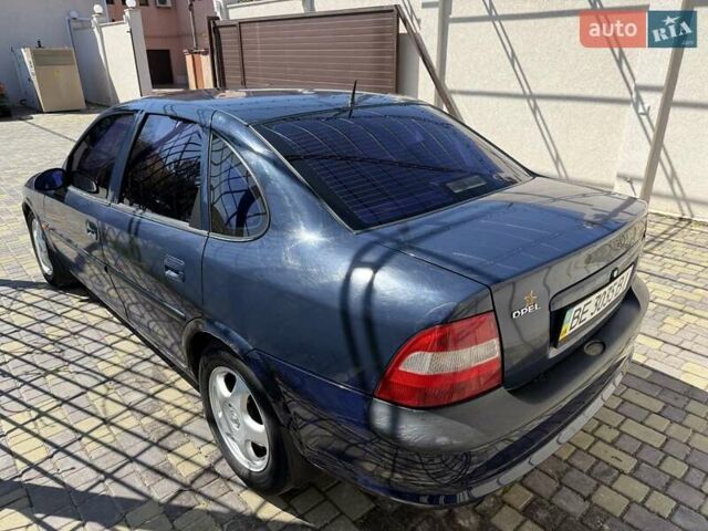 Синій Опель Вектра, об'ємом двигуна 1.8 л та пробігом 372 тис. км за 2700 $, фото 3 на Automoto.ua