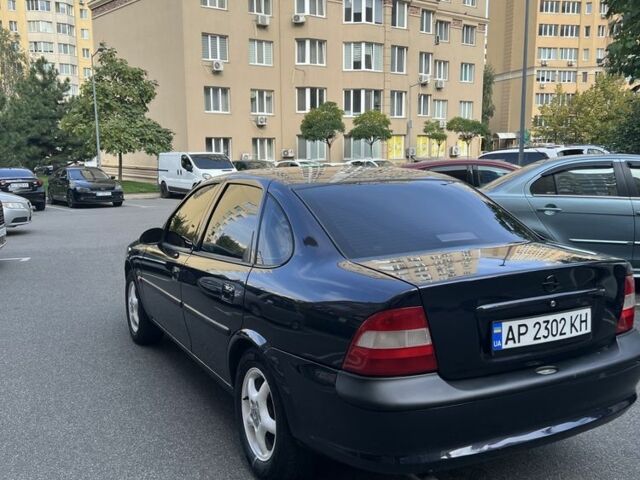 Синій Опель Вектра, об'ємом двигуна 2 л та пробігом 354 тис. км за 2916 $, фото 4 на Automoto.ua