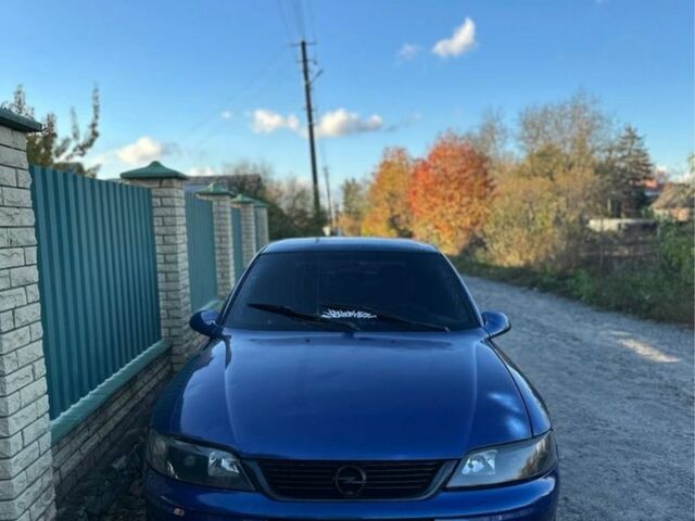 Синий Опель Вектра, объемом двигателя 2.5 л и пробегом 330 тыс. км за 2800 $, фото 2 на Automoto.ua