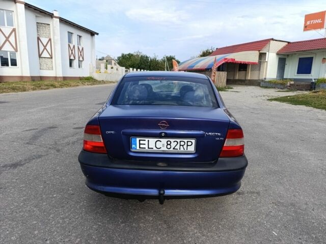 Синий Опель Вектра, объемом двигателя 1.7 л и пробегом 295 тыс. км за 1200 $, фото 8 на Automoto.ua