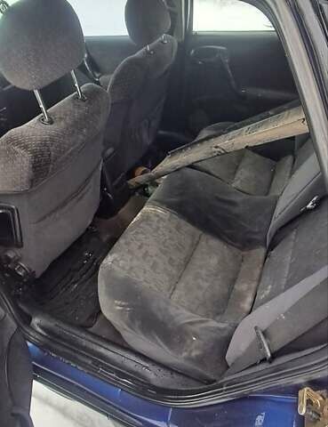 Синий Опель Вектра, объемом двигателя 1.6 л и пробегом 270 тыс. км за 800 $, фото 2 на Automoto.ua