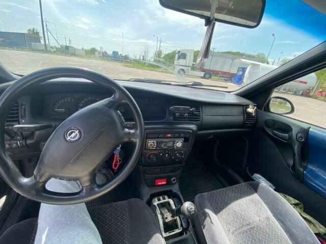 Синий Опель Вектра, объемом двигателя 2 л и пробегом 3 тыс. км за 1000 $, фото 6 на Automoto.ua