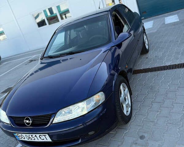 Синий Опель Вектра, объемом двигателя 1.6 л и пробегом 177 тыс. км за 2800 $, фото 1 на Automoto.ua