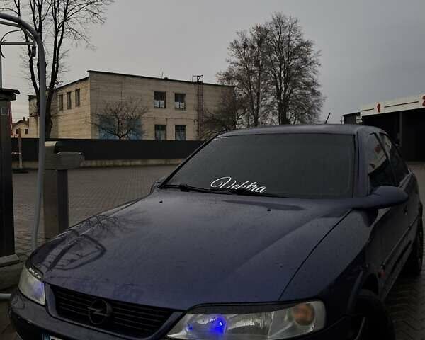 Синій Опель Вектра, об'ємом двигуна 1.6 л та пробігом 183 тис. км за 2550 $, фото 1 на Automoto.ua