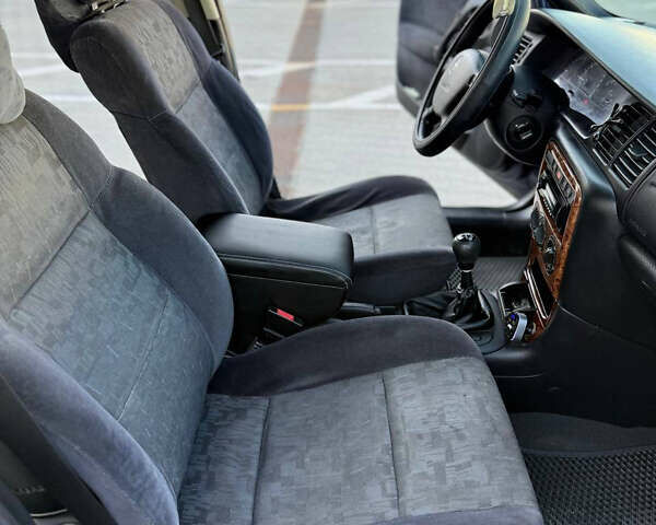 Синий Опель Вектра, объемом двигателя 1.6 л и пробегом 177 тыс. км за 2800 $, фото 16 на Automoto.ua