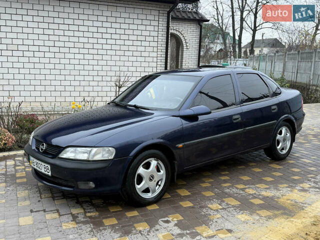 Синій Опель Вектра, об'ємом двигуна 2 л та пробігом 248 тис. км за 2650 $, фото 1 на Automoto.ua