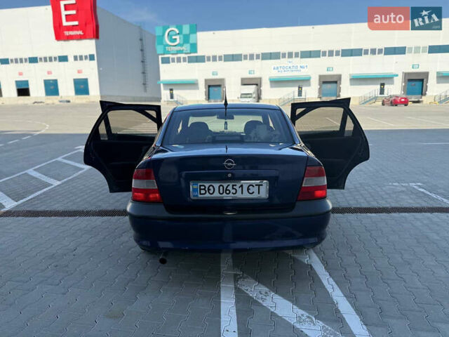 Синий Опель Вектра, объемом двигателя 1.6 л и пробегом 177 тыс. км за 2800 $, фото 10 на Automoto.ua
