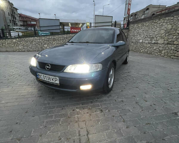 Синий Опель Вектра, объемом двигателя 2 л и пробегом 350 тыс. км за 1700 $, фото 2 на Automoto.ua