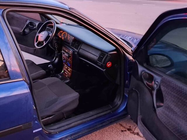 Синий Опель Вектра, объемом двигателя 1.8 л и пробегом 340 тыс. км за 2350 $, фото 14 на Automoto.ua