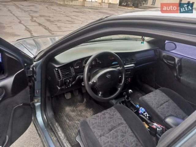 Синий Опель Вектра, объемом двигателя 1.6 л и пробегом 300 тыс. км за 2750 $, фото 9 на Automoto.ua