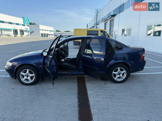 Синий Опель Вектра, объемом двигателя 1.6 л и пробегом 177 тыс. км за 2800 $, фото 9 на Automoto.ua