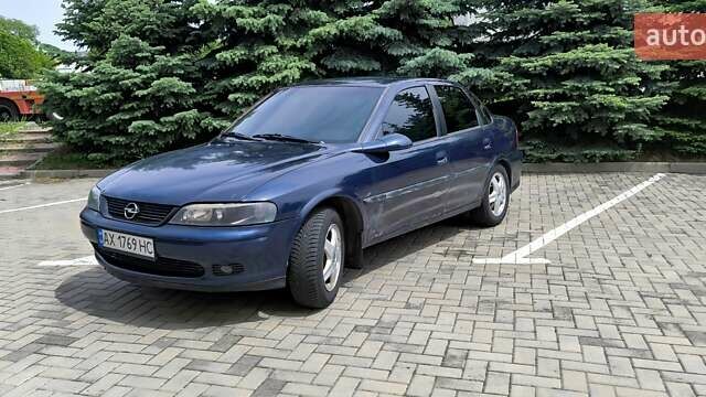 Синий Опель Вектра, объемом двигателя 2 л и пробегом 500 тыс. км за 2600 $, фото 5 на Automoto.ua