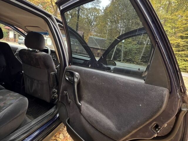 Синий Опель Вектра, объемом двигателя 1.8 л и пробегом 479 тыс. км за 1600 $, фото 13 на Automoto.ua