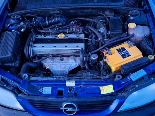 Синий Опель Вектра, объемом двигателя 1.8 л и пробегом 340 тыс. км за 2350 $, фото 18 на Automoto.ua