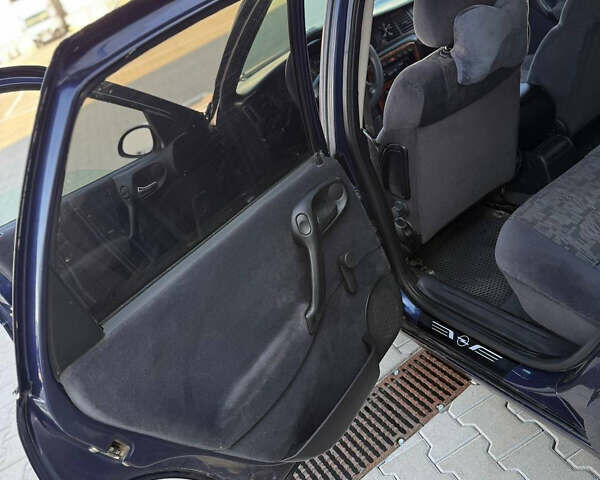 Синий Опель Вектра, объемом двигателя 1.6 л и пробегом 177 тыс. км за 2800 $, фото 14 на Automoto.ua