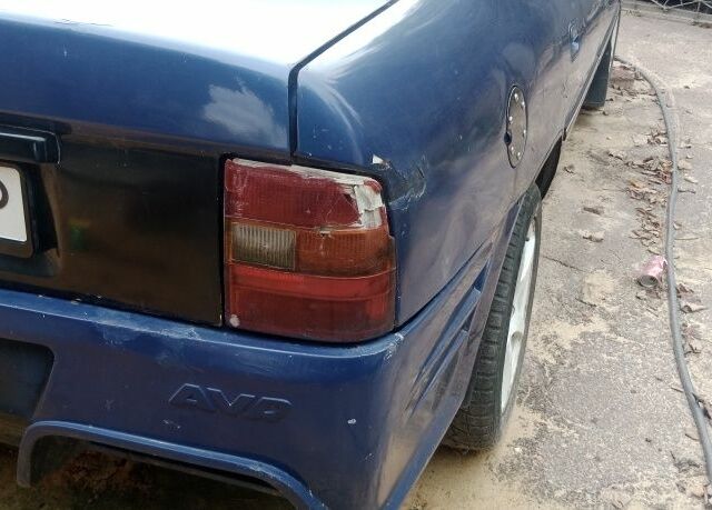 Синій Опель Вектра, об'ємом двигуна 6 л та пробігом 100 тис. км за 1300 $, фото 4 на Automoto.ua