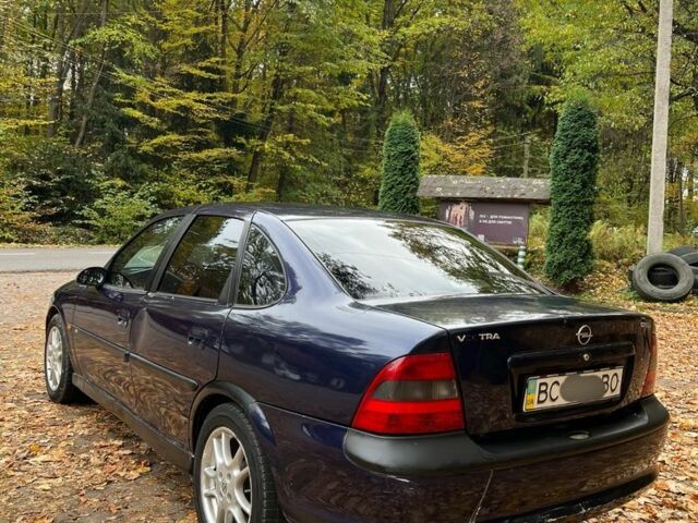 Синий Опель Вектра, объемом двигателя 1.8 л и пробегом 479 тыс. км за 1600 $, фото 4 на Automoto.ua