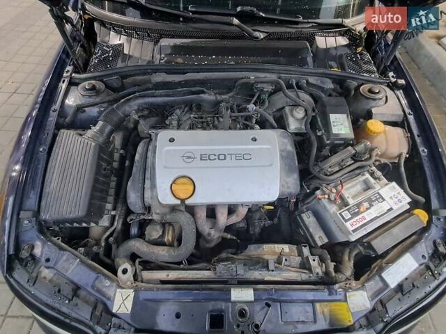 Синій Опель Вектра, об'ємом двигуна 1.6 л та пробігом 183 тис. км за 2550 $, фото 8 на Automoto.ua