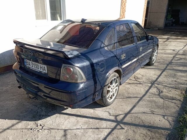 Синій Опель Вектра, об'ємом двигуна 2 л та пробігом 340 тис. км за 1800 $, фото 2 на Automoto.ua