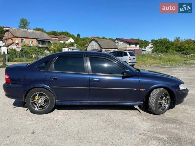 Синий Опель Вектра, объемом двигателя 1.8 л и пробегом 297 тыс. км за 2200 $, фото 1 на Automoto.ua