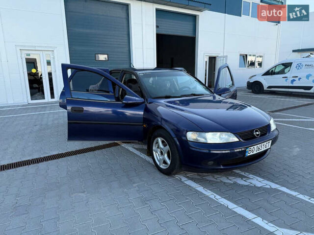 Синий Опель Вектра, объемом двигателя 1.6 л и пробегом 177 тыс. км за 2800 $, фото 6 на Automoto.ua