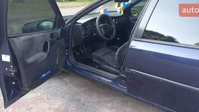 Синій Опель Вектра, об'ємом двигуна 2 л та пробігом 300 тис. км за 2200 $, фото 4 на Automoto.ua