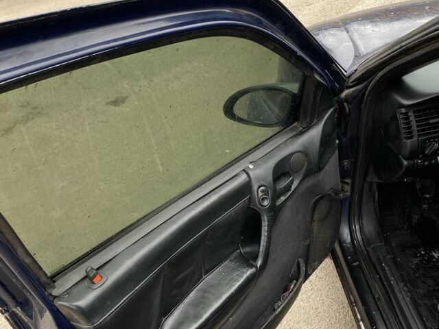 Синий Опель Вектра, объемом двигателя 1.8 л и пробегом 100 тыс. км за 1750 $, фото 8 на Automoto.ua