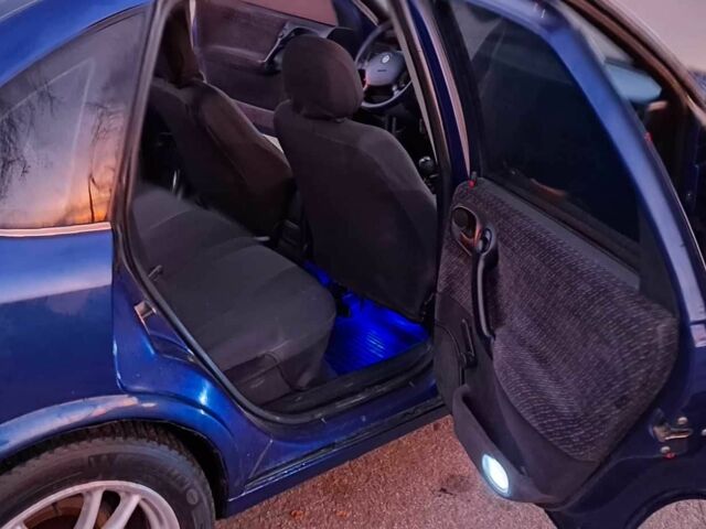 Синий Опель Вектра, объемом двигателя 1.8 л и пробегом 340 тыс. км за 2350 $, фото 15 на Automoto.ua