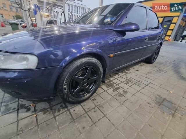 Синій Опель Вектра, об'ємом двигуна 1.6 л та пробігом 183 тис. км за 2550 $, фото 12 на Automoto.ua