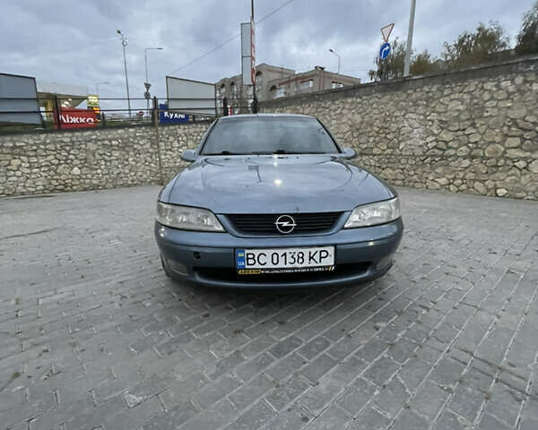 Синий Опель Вектра, объемом двигателя 2 л и пробегом 350 тыс. км за 1700 $, фото 5 на Automoto.ua