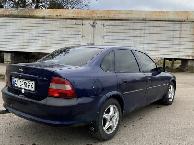 Синий Опель Вектра, объемом двигателя 1.8 л и пробегом 100 тыс. км за 1750 $, фото 3 на Automoto.ua