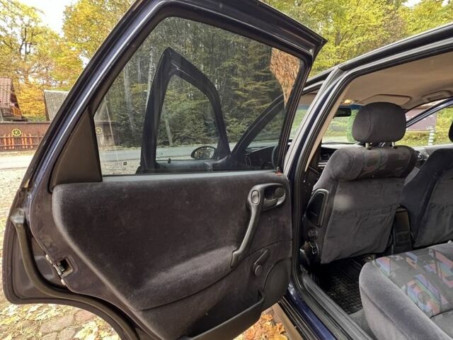 Синий Опель Вектра, объемом двигателя 1.8 л и пробегом 479 тыс. км за 1600 $, фото 12 на Automoto.ua