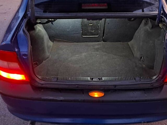 Синий Опель Вектра, объемом двигателя 1.8 л и пробегом 340 тыс. км за 2350 $, фото 17 на Automoto.ua