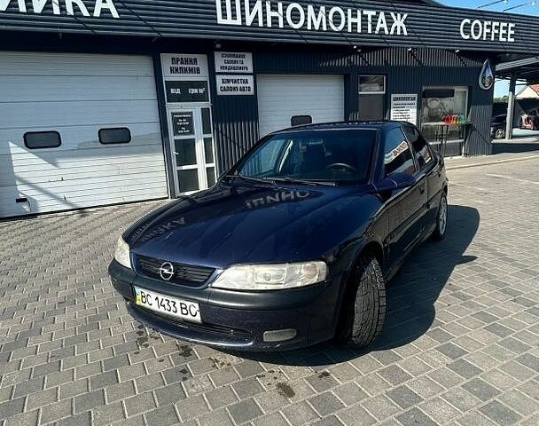 Синий Опель Вектра, объемом двигателя 1.8 л и пробегом 480 тыс. км за 1249 $, фото 3 на Automoto.ua