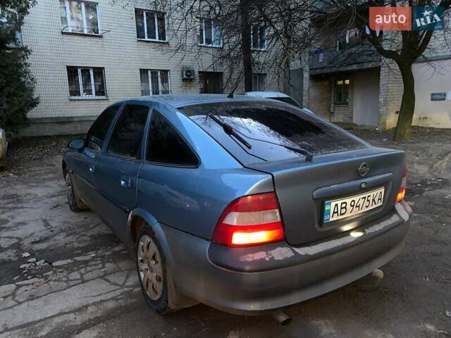 Синій Опель Вектра, об'ємом двигуна 1.8 л та пробігом 283 тис. км за 2600 $, фото 12 на Automoto.ua
