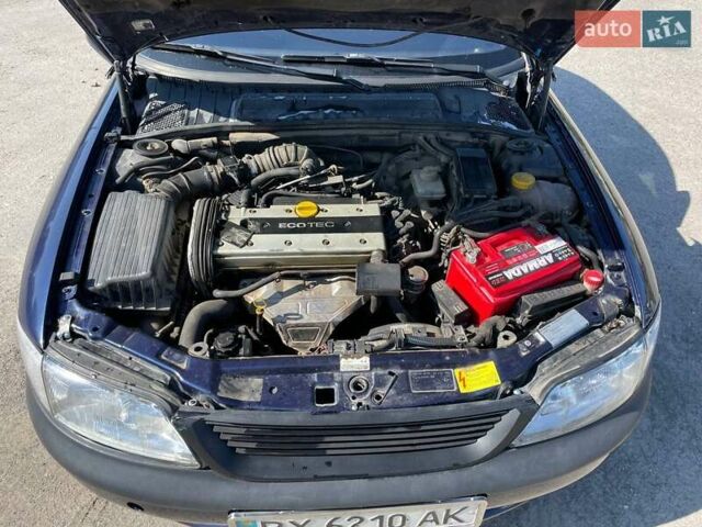 Синий Опель Вектра, объемом двигателя 1.8 л и пробегом 297 тыс. км за 2200 $, фото 5 на Automoto.ua