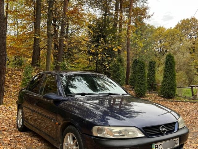 Синий Опель Вектра, объемом двигателя 1.8 л и пробегом 479 тыс. км за 1600 $, фото 6 на Automoto.ua