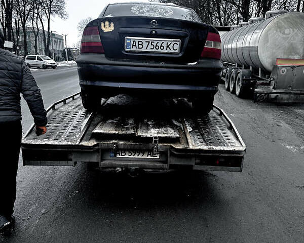 Синий Опель Вектра, объемом двигателя 1.6 л и пробегом 400 тыс. км за 3000 $, фото 2 на Automoto.ua