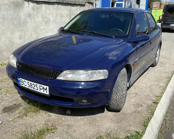Синий Опель Вектра, объемом двигателя 1.6 л и пробегом 320 тыс. км за 1999 $, фото 1 на Automoto.ua