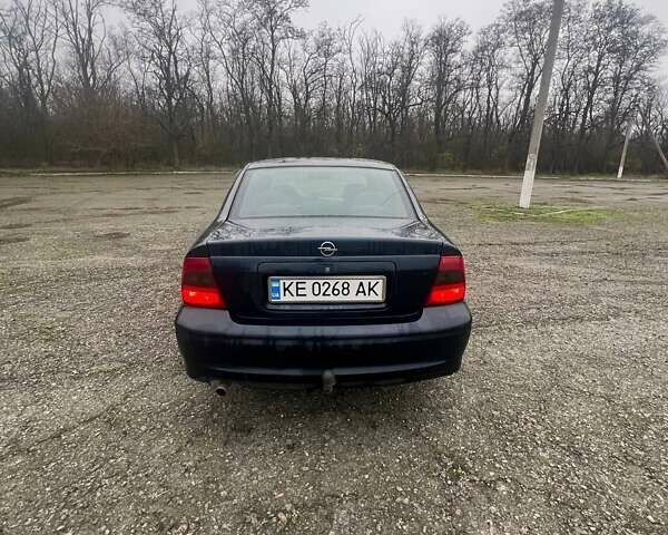 Синий Опель Вектра, объемом двигателя 1.6 л и пробегом 338 тыс. км за 2700 $, фото 3 на Automoto.ua