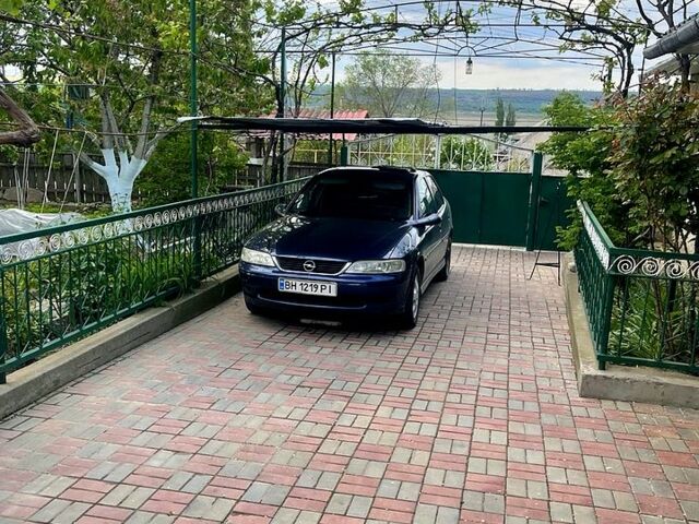 Синій Опель Вектра, об'ємом двигуна 1.6 л та пробігом 313 тис. км за 3700 $, фото 9 на Automoto.ua