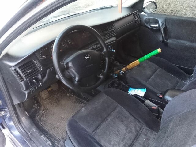 Синий Опель Вектра, объемом двигателя 2 л и пробегом 2 тыс. км за 1530 $, фото 2 на Automoto.ua