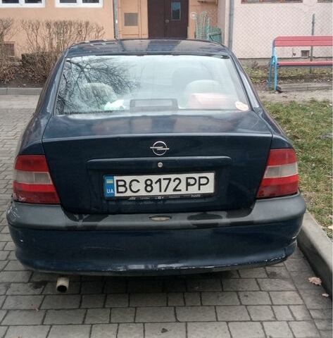 Синий Опель Вектра, объемом двигателя 1.8 л и пробегом 350 тыс. км за 1500 $, фото 3 на Automoto.ua