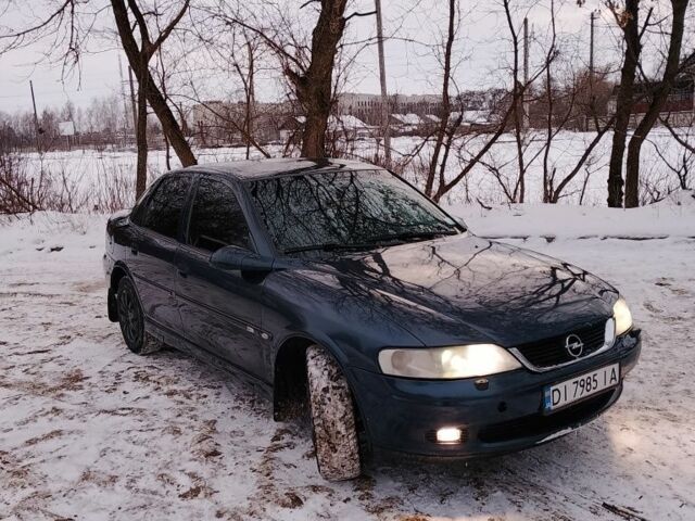 Синій Опель Вектра, об'ємом двигуна 2 л та пробігом 347 тис. км за 2700 $, фото 1 на Automoto.ua